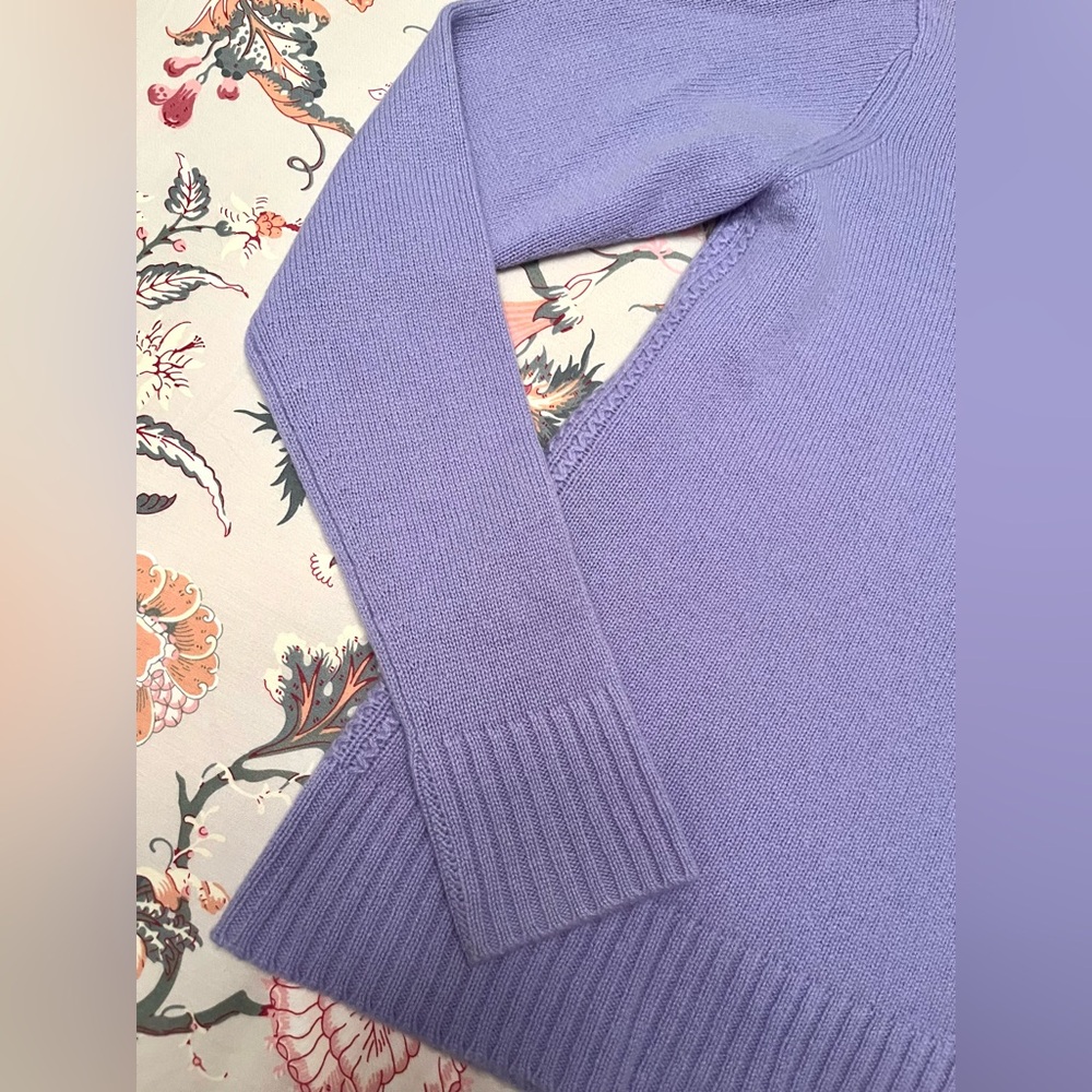 Women’s Autumn Cashmere Lilac Crewneck Sweater - Medium - Picture 5 of 9